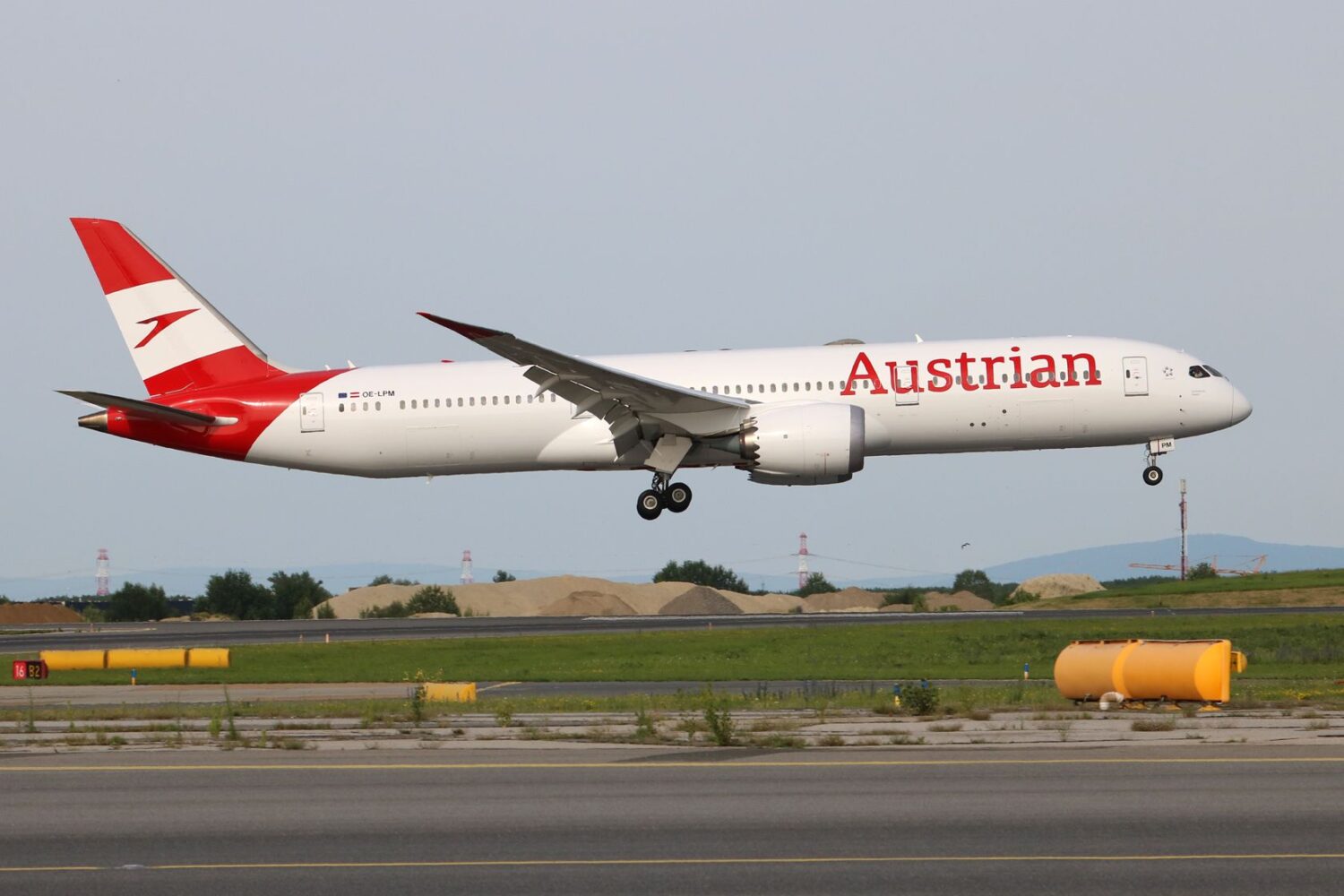 Boeing 787-9 Dreamliner registrácie OE-LPM leteckej spoločnosti Austrian Airlines (c)M. Dichler