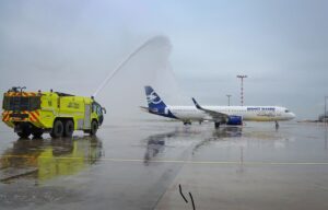 Inauguračný let Qanot Sharq Airlines z Taškentu do Prahy (c)prg.aero