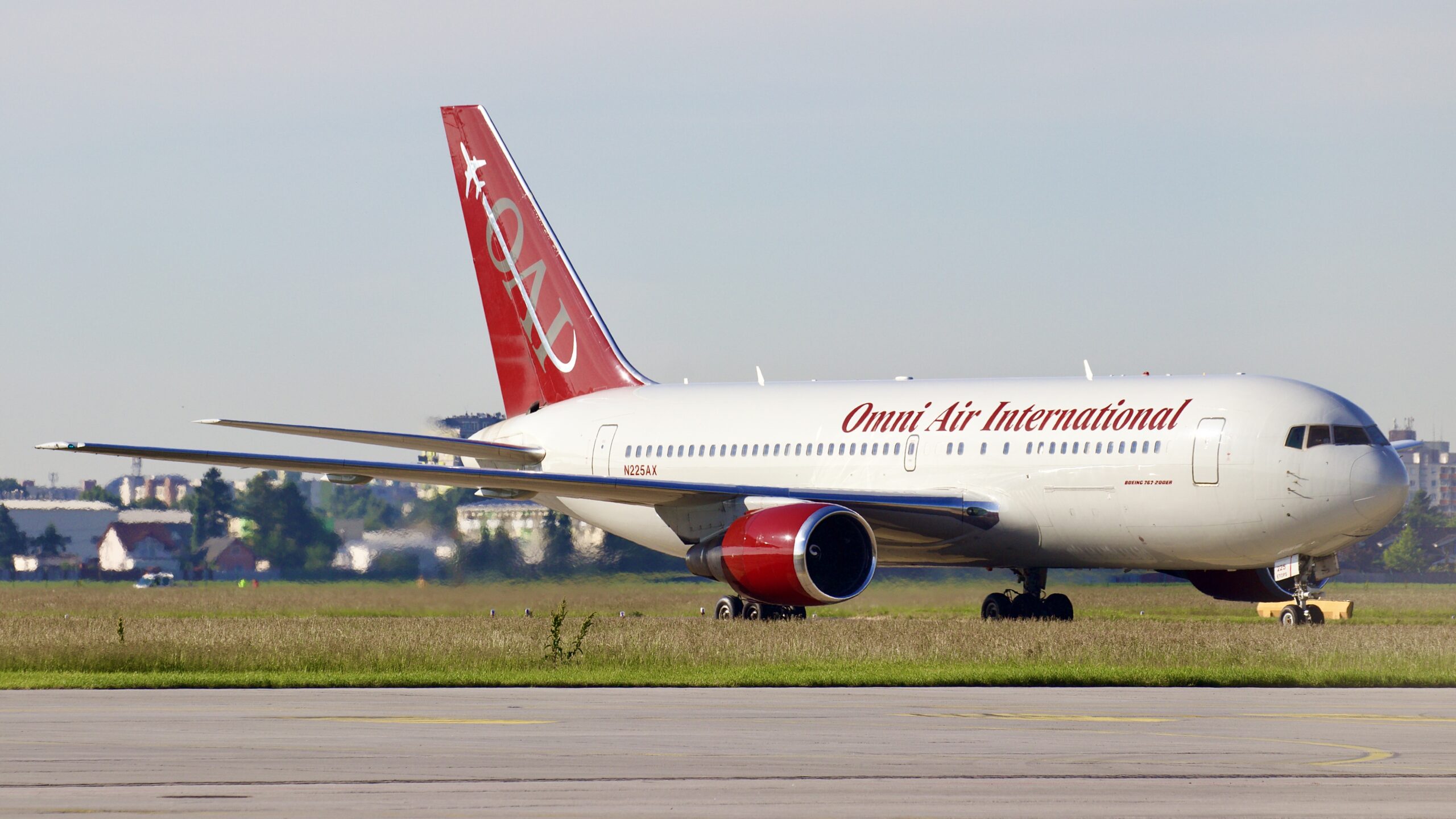 Boeing 767-224ER Omni Air International © P. Marianič