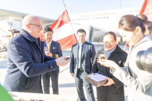 Inauguračný let Hainan Airlines na linke Chengdu - Viedeň (c)viennaairport.com