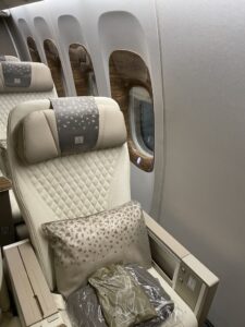 Kabína premium economy u Emirates